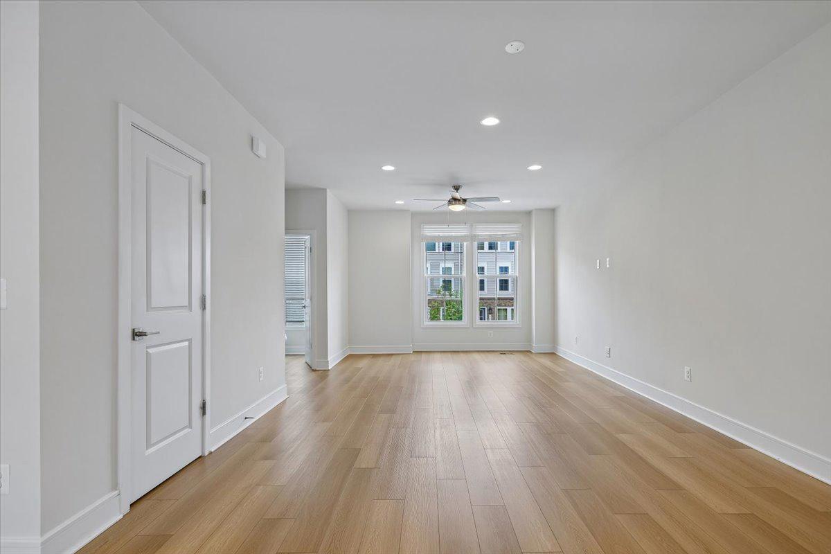 ROBINSON MANOR - Residential