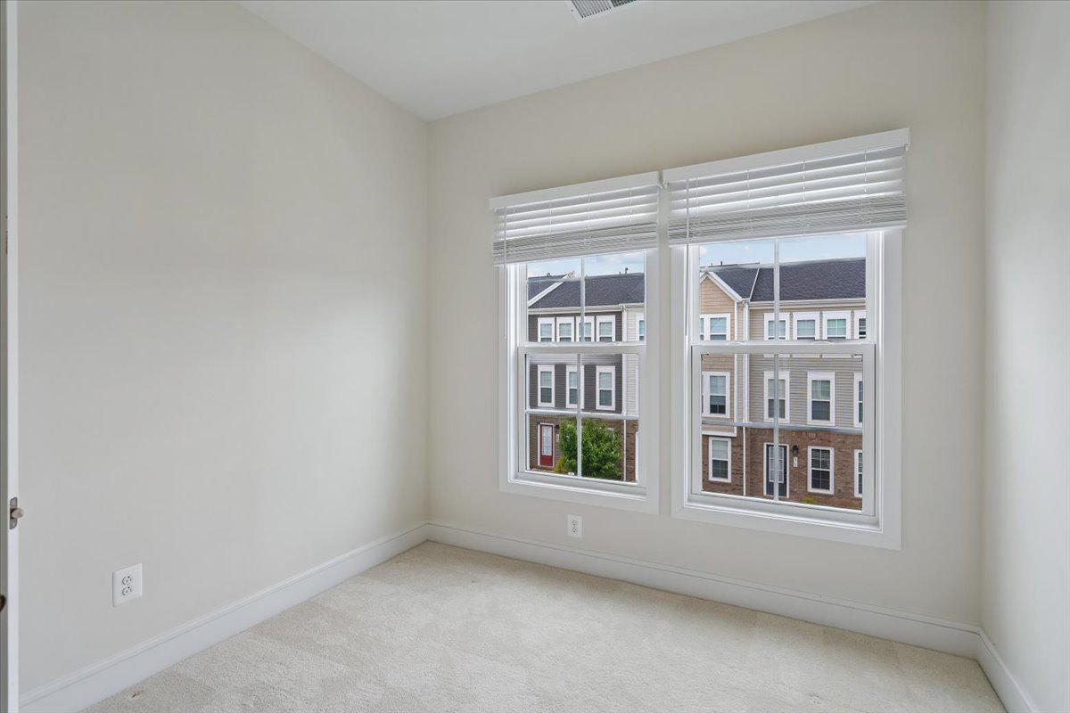 ROBINSON MANOR - Residential