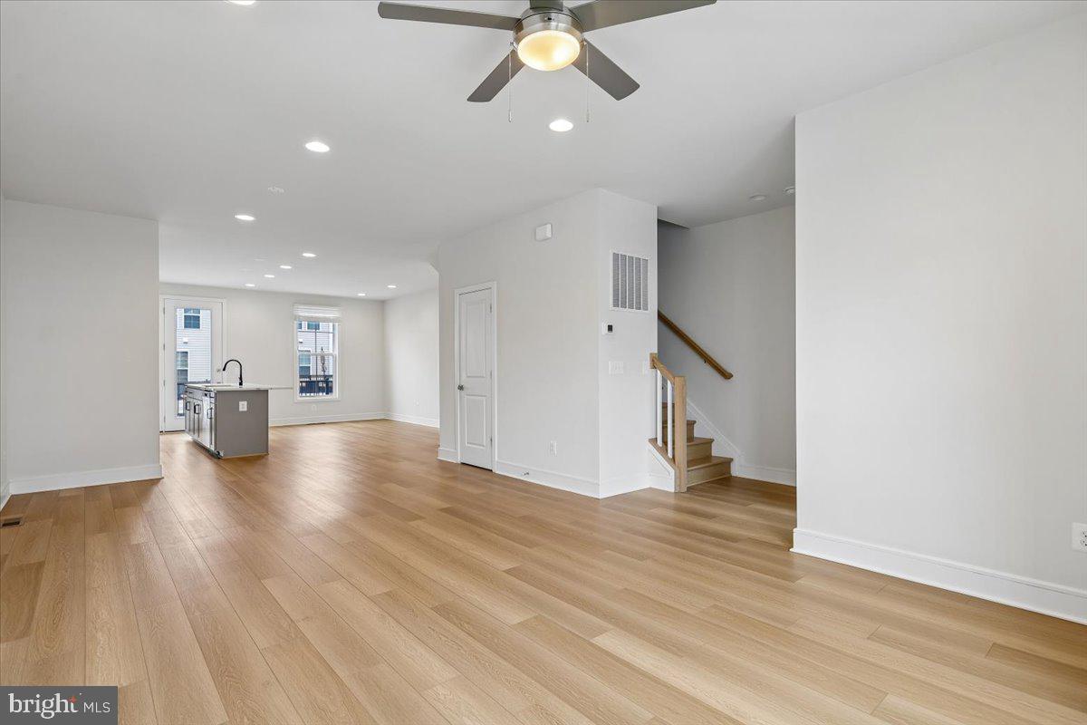 ROBINSON MANOR - Residential