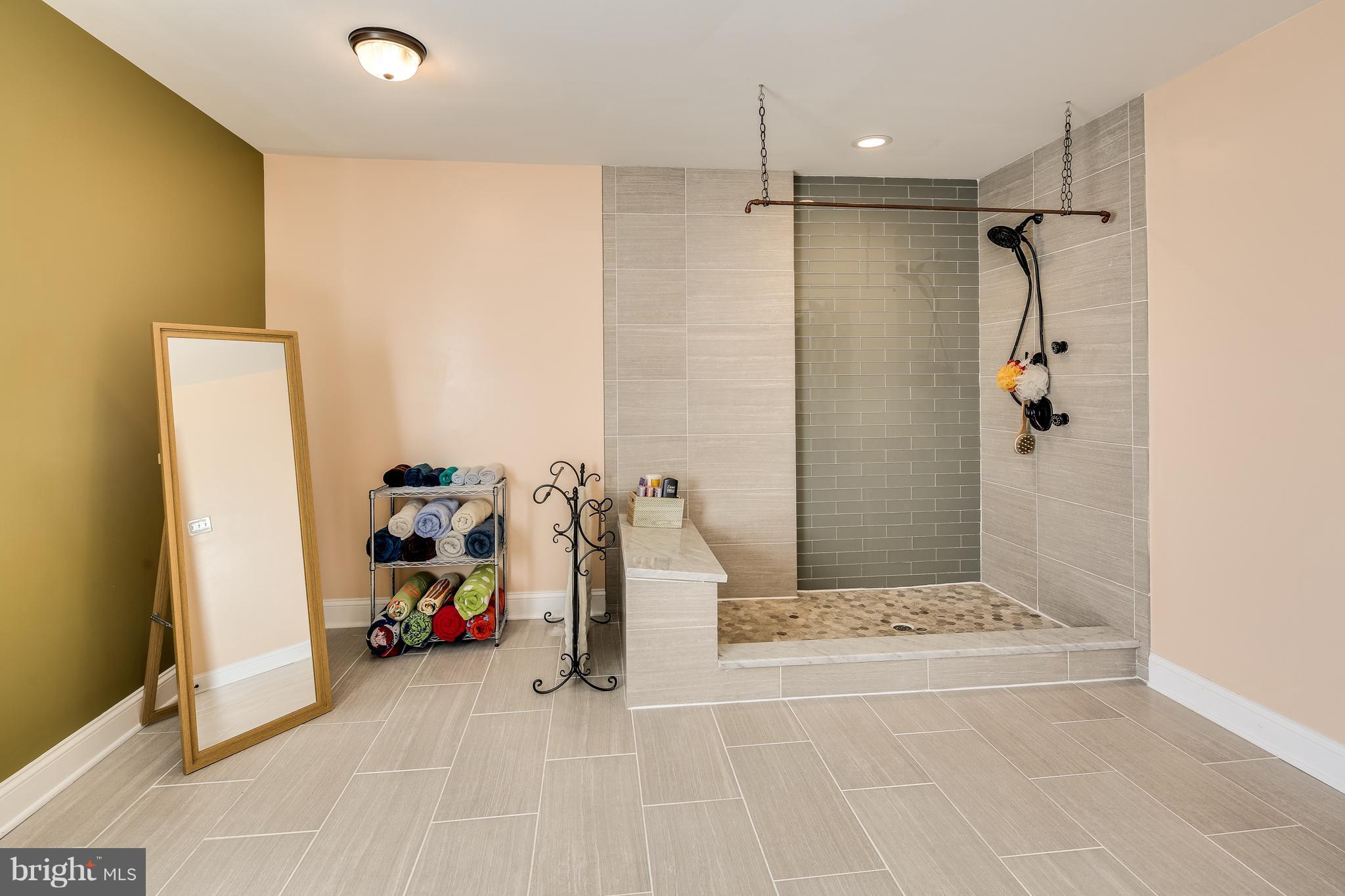 JOHNSON HEIGHTS - Residential