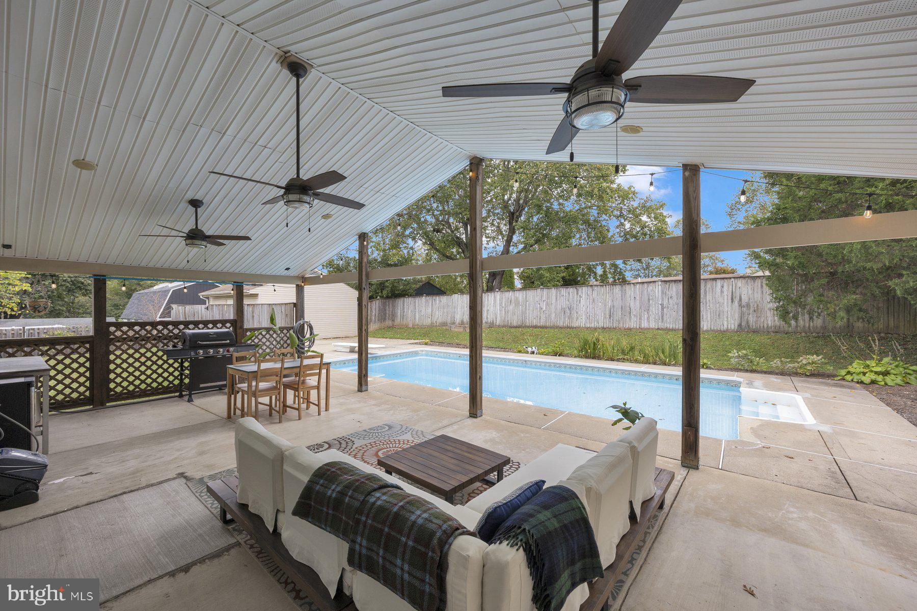 SPOUT HILL MANOR - Residential