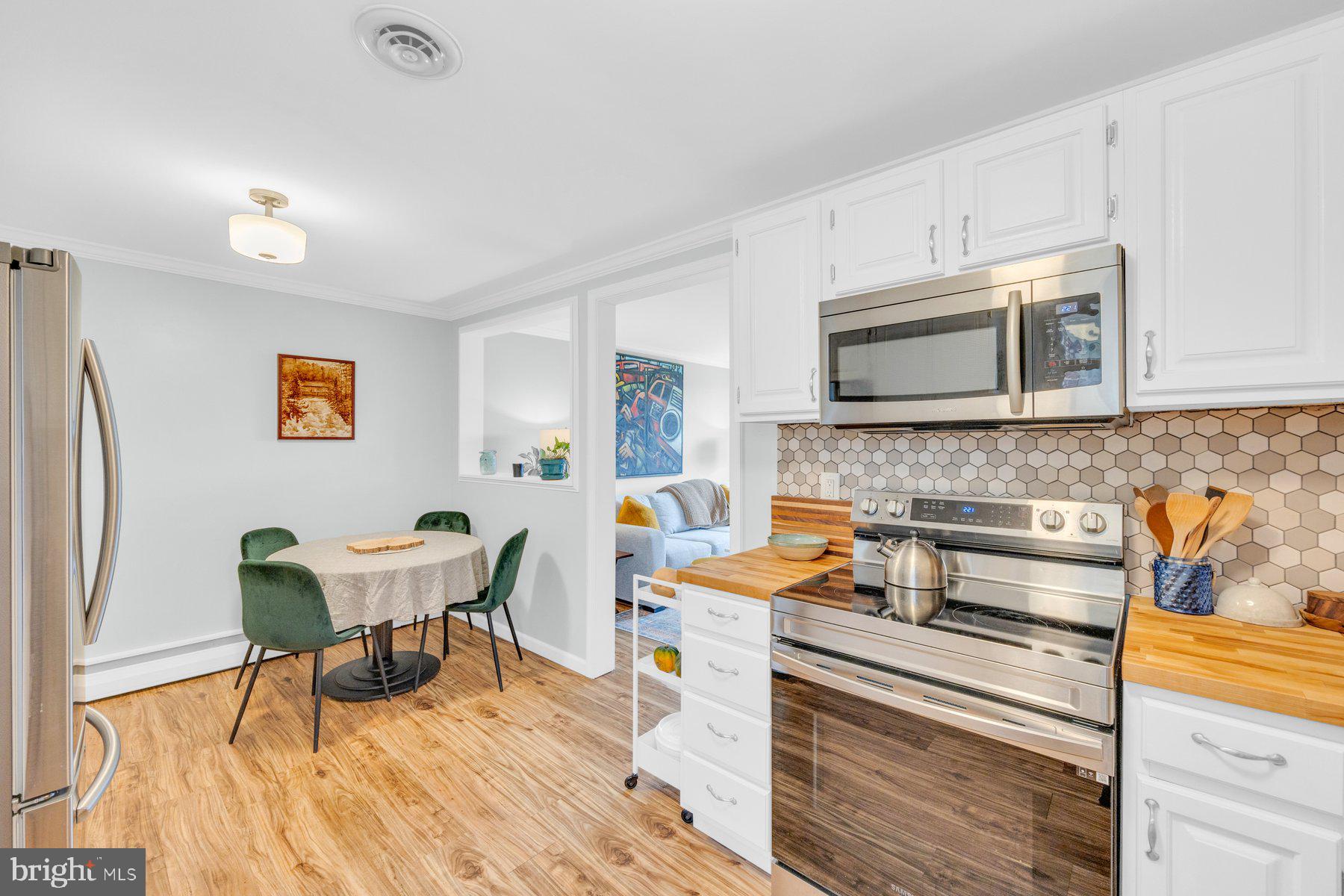 SPOUT HILL MANOR - Residential