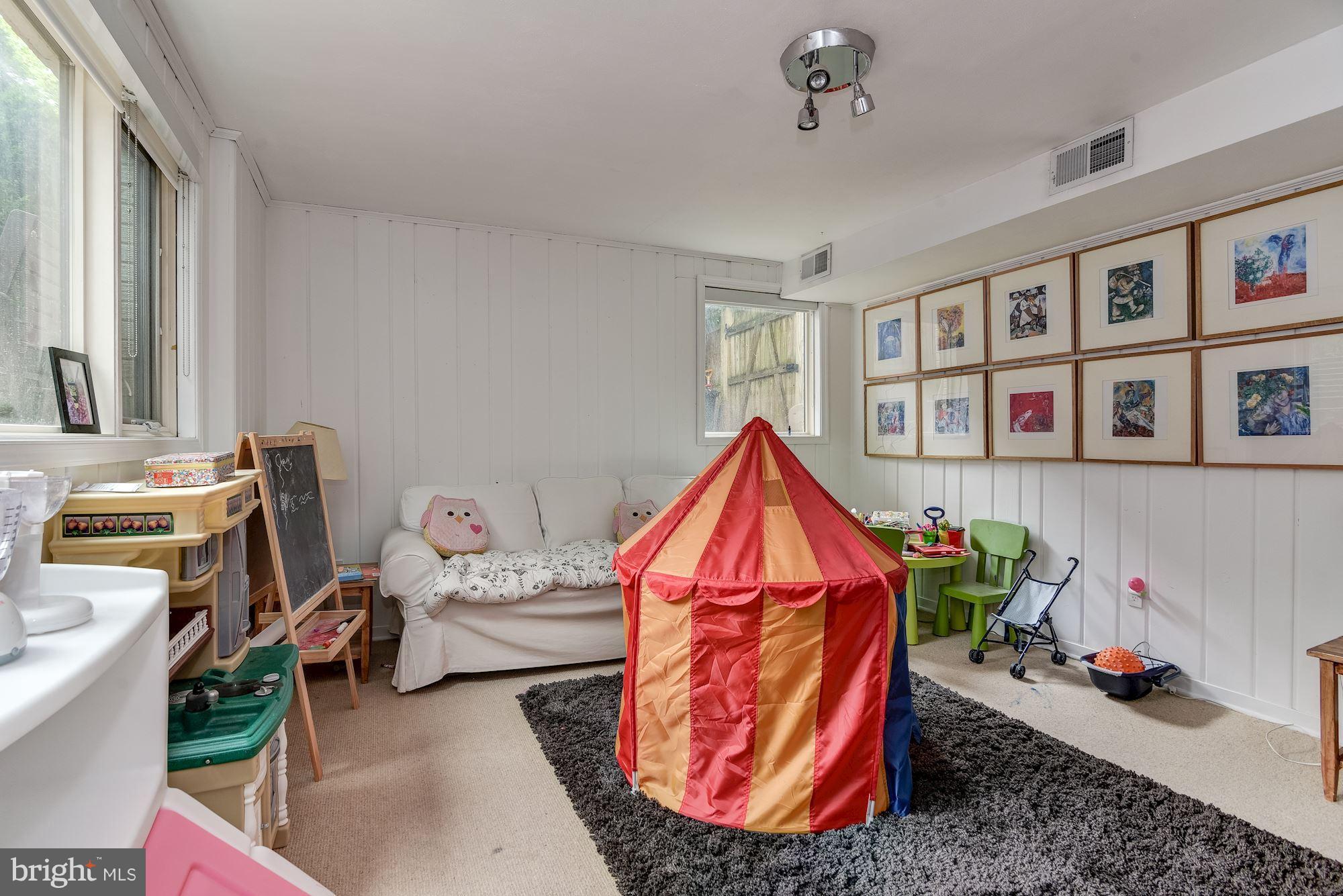 ROCK CREEK FOREST - Residential Lease