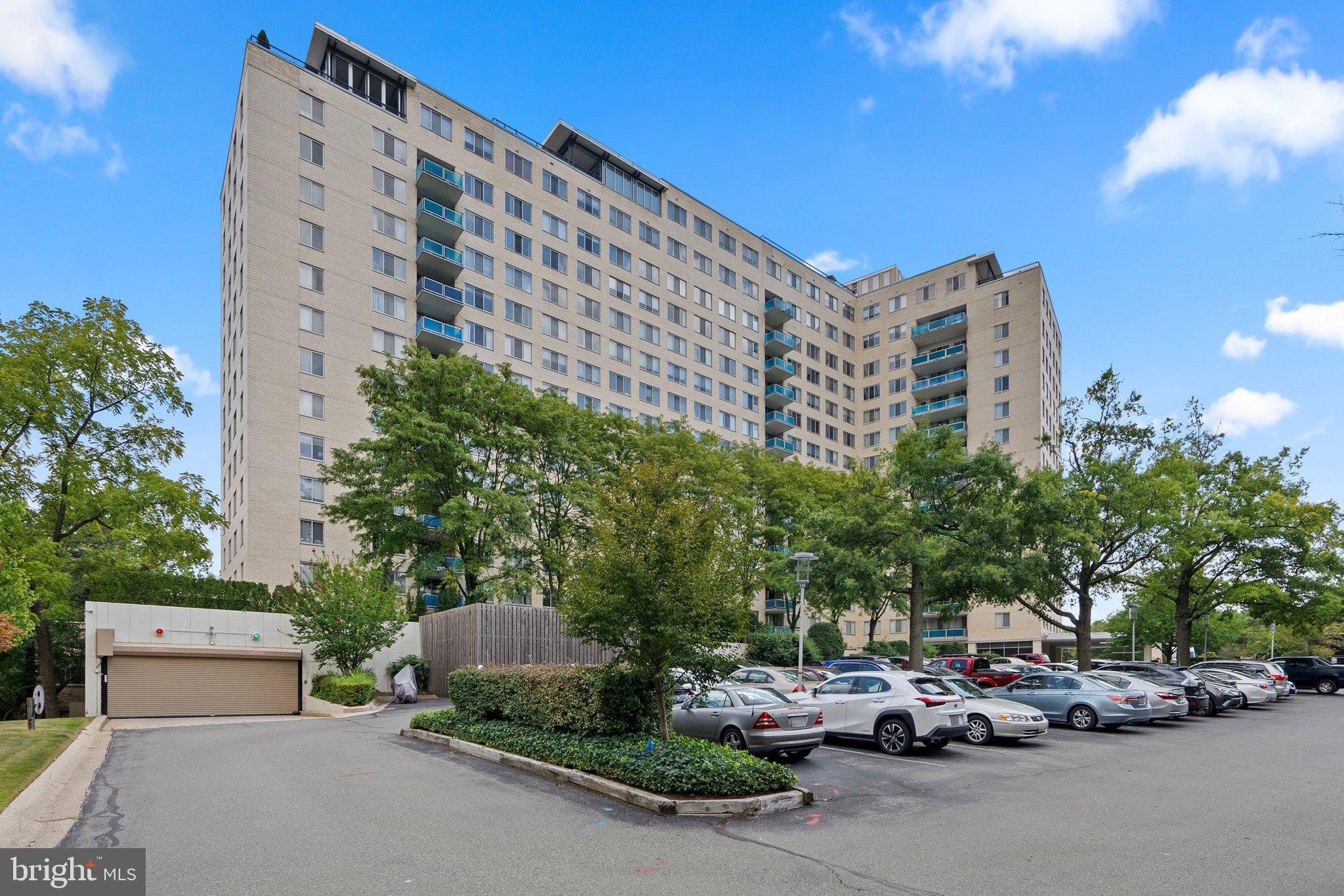 10401 GROSVENOR PLACE 722