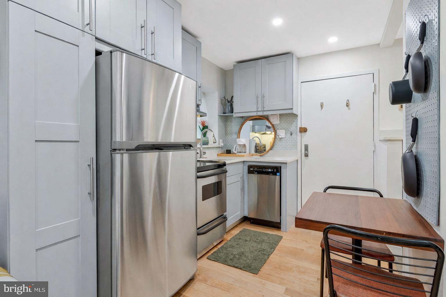 1900 15TH STREET NW 4