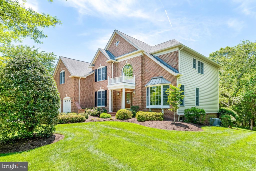 Photo of 15227 Golf View Drive, HAYMARKET, VA 20169 (MLS # VAPW2119428)