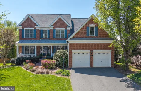 5235 Blossom Hill Drive, Haymarket, VA MLS: VAPW2092348