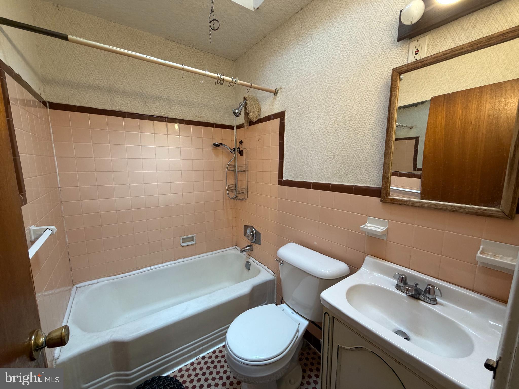 MAYFAIR (WEST) - Residential