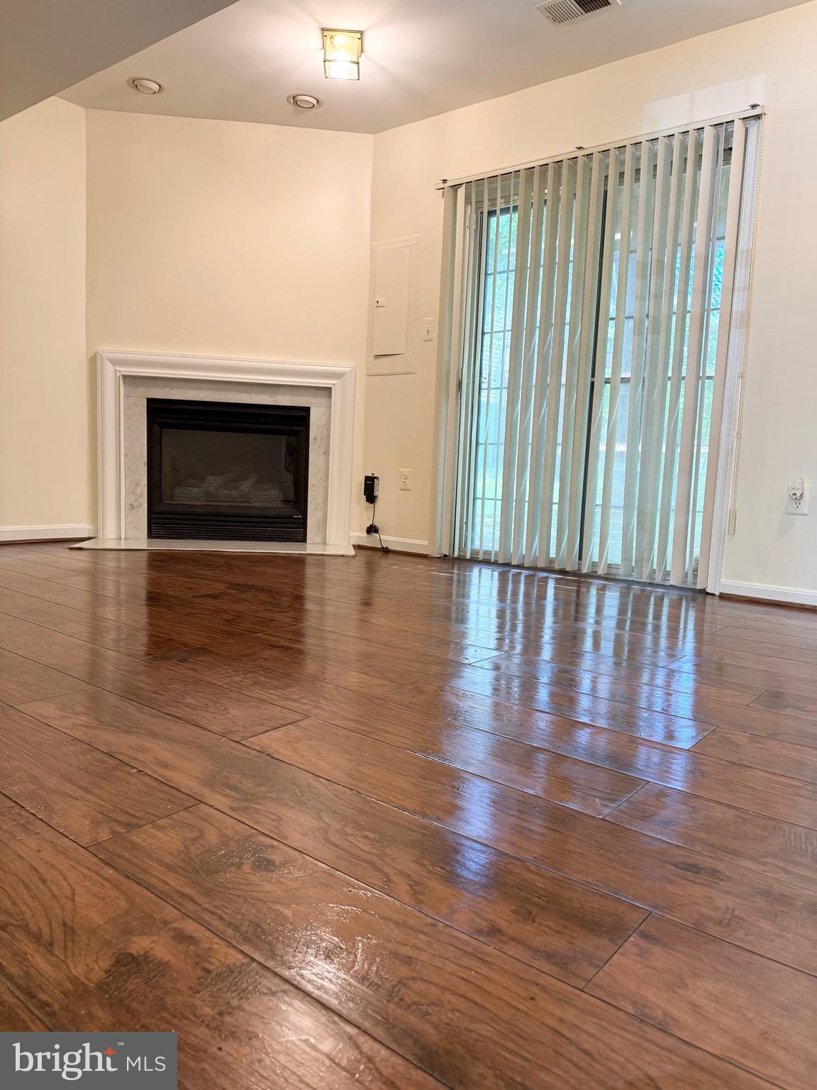 CRISPIN WOODS - Residential Lease