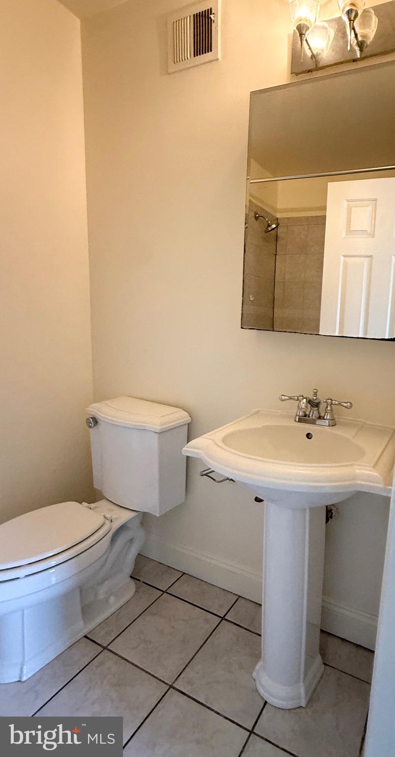 CRISPIN WOODS - Residential Lease