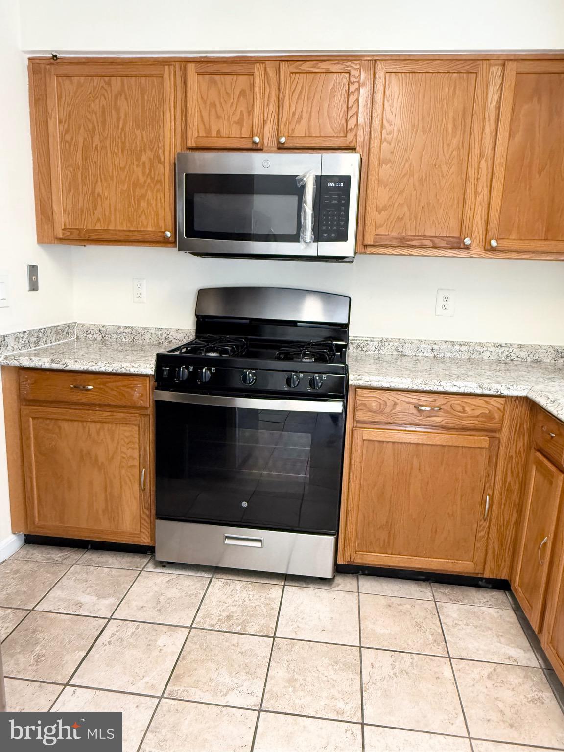 CRISPIN WOODS - Residential Lease