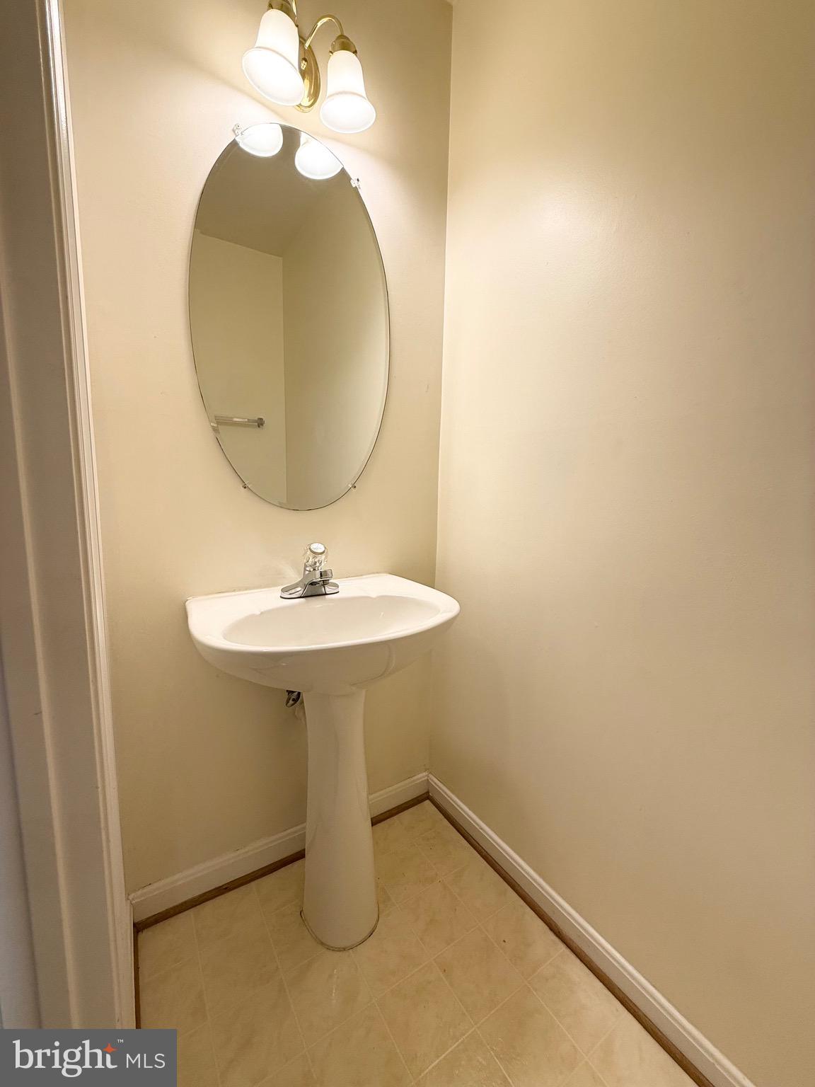 CRISPIN WOODS - Residential Lease