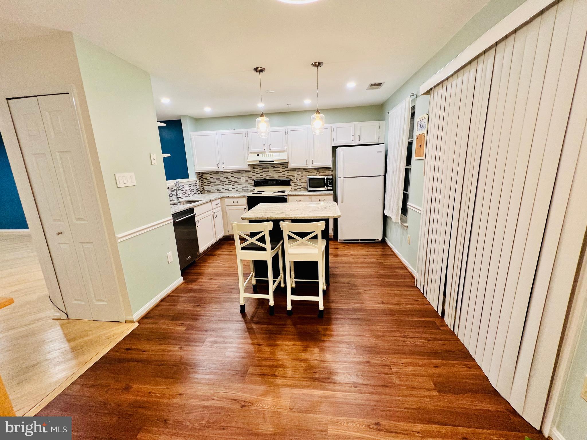 CEDAR GROVE AT CROFTON - Residential Lease