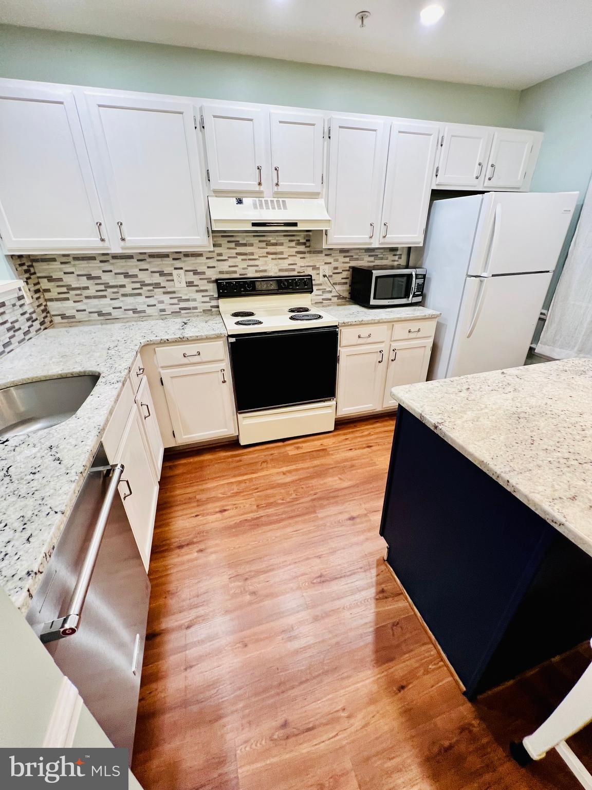 CEDAR GROVE AT CROFTON - Residential Lease