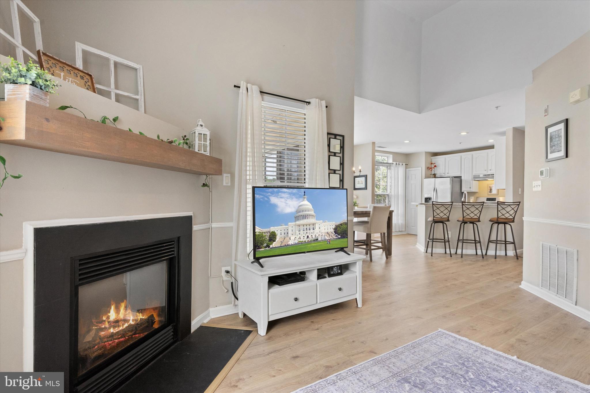 25280 LAKE SHORE SQUARE 205