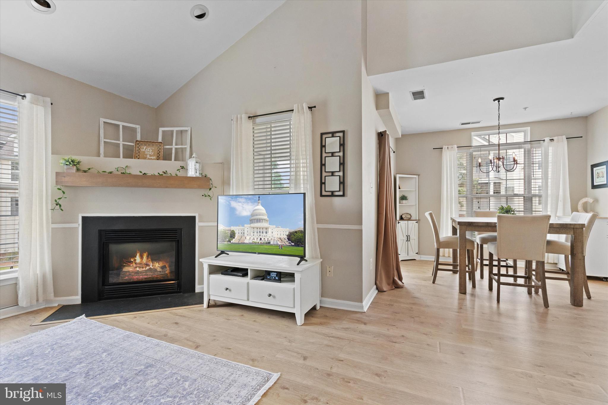 25280 LAKE SHORE SQUARE 205