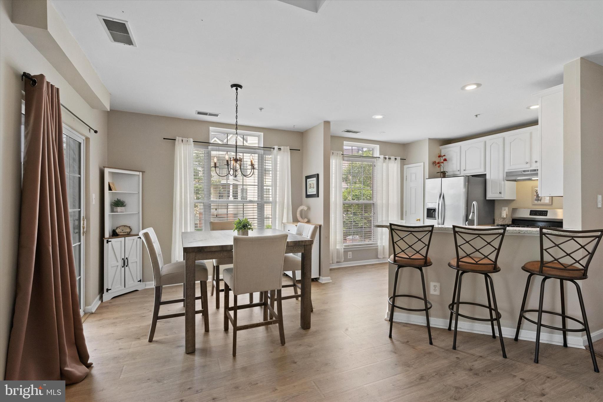 LAKESIDE AT SOUTH RIDING - Residential