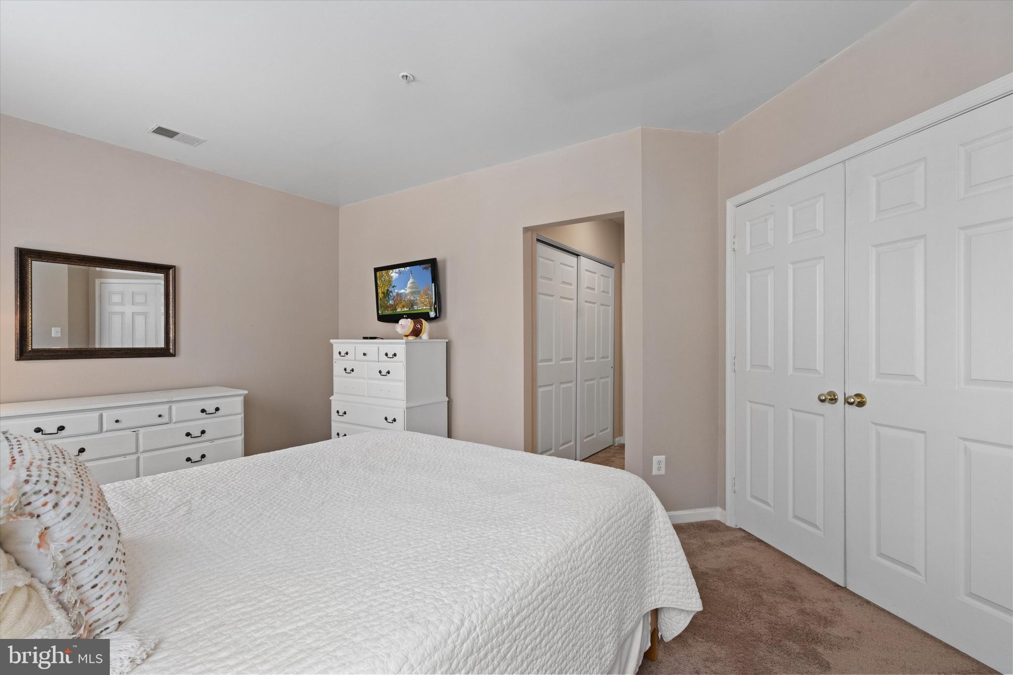 LAKESIDE AT SOUTH RIDING - Residential