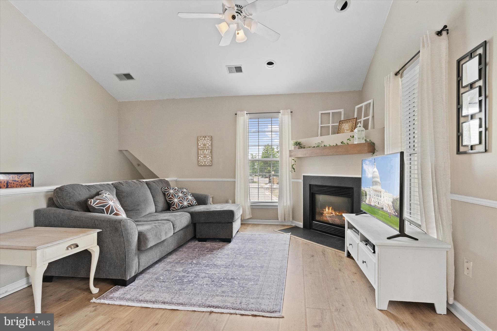 25280 LAKE SHORE SQUARE 205