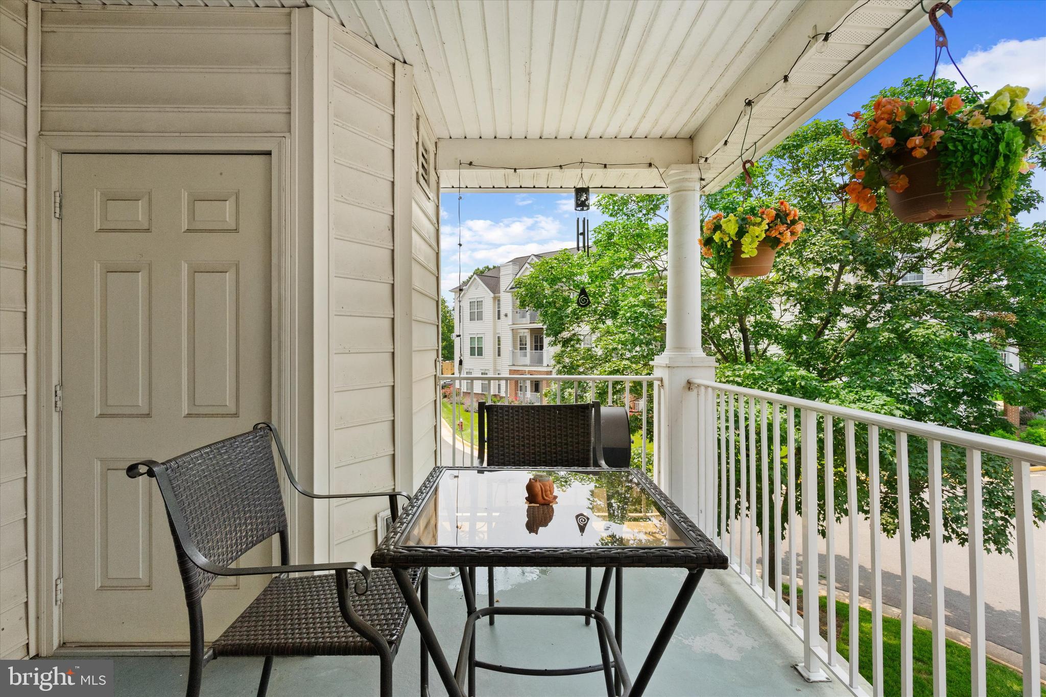 LAKESIDE AT SOUTH RIDING - Residential