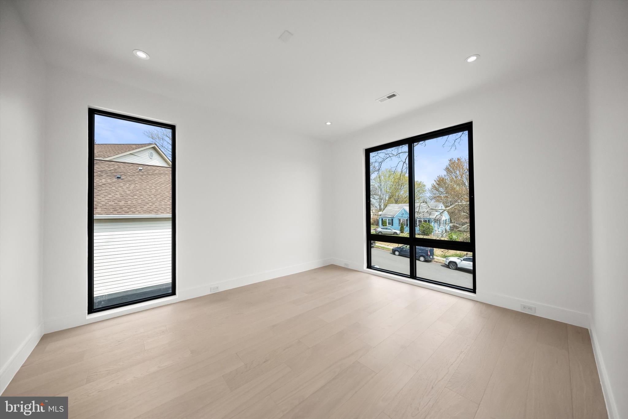 WEST LAWN - Residential