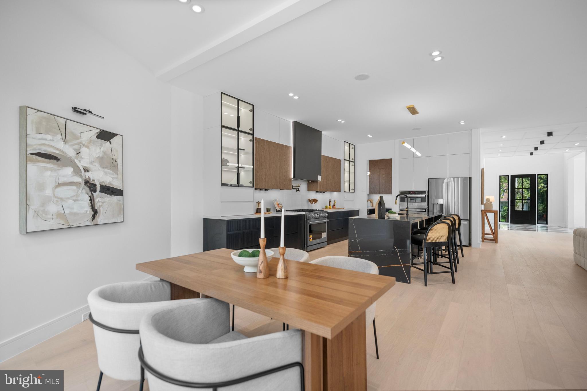 WEST LAWN - Residential