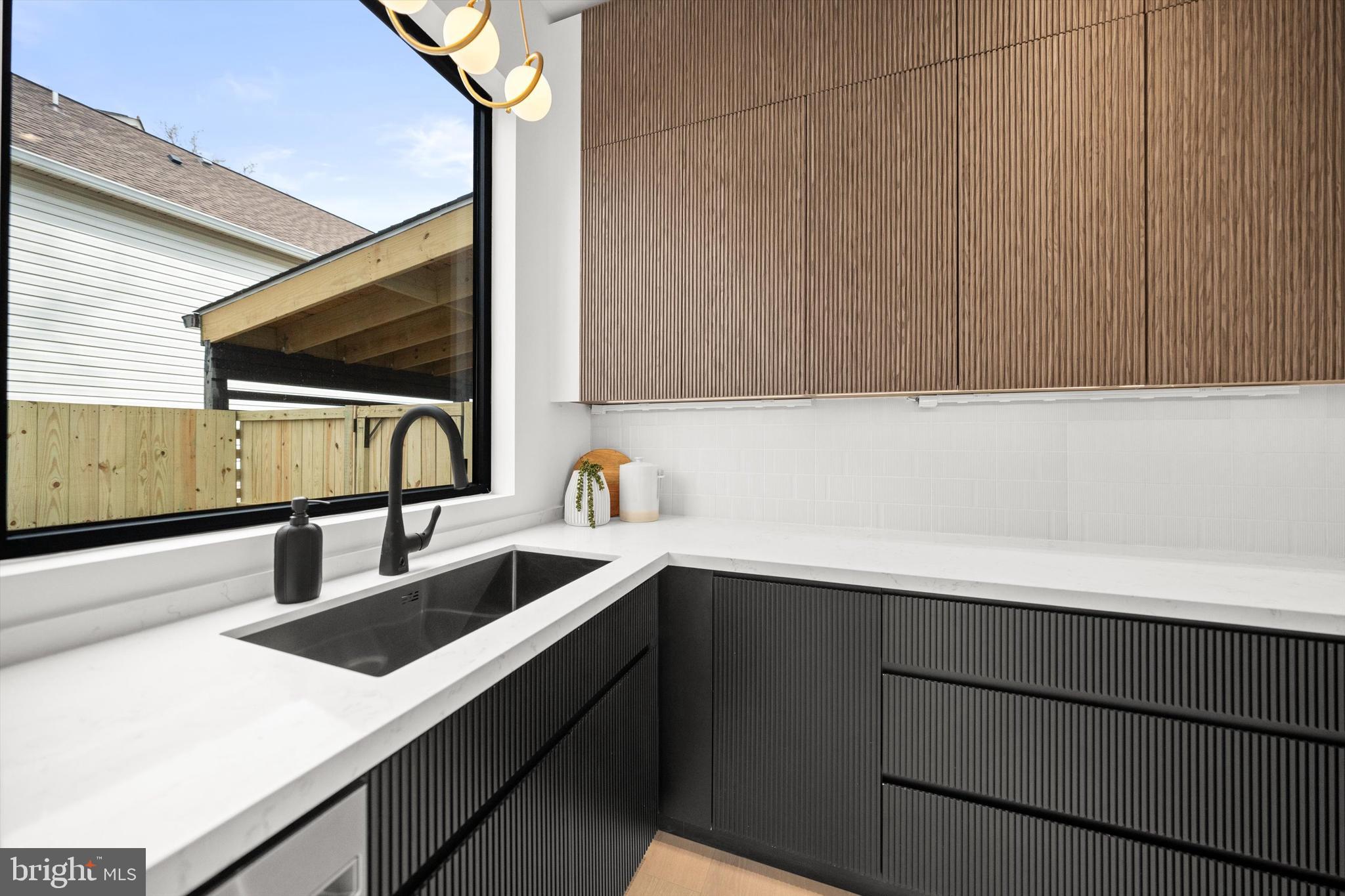 WEST LAWN - Residential