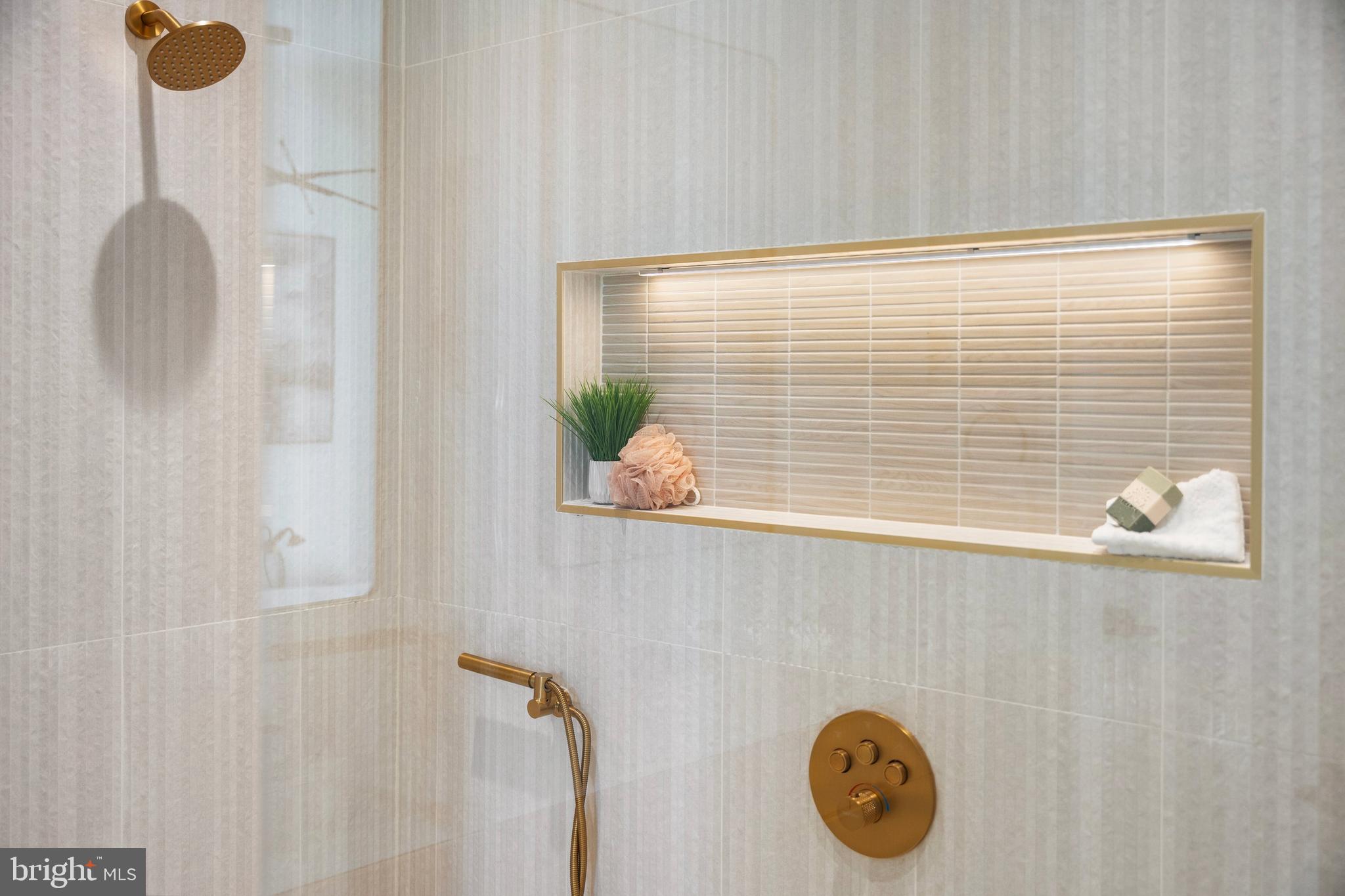 WEST LAWN - Residential