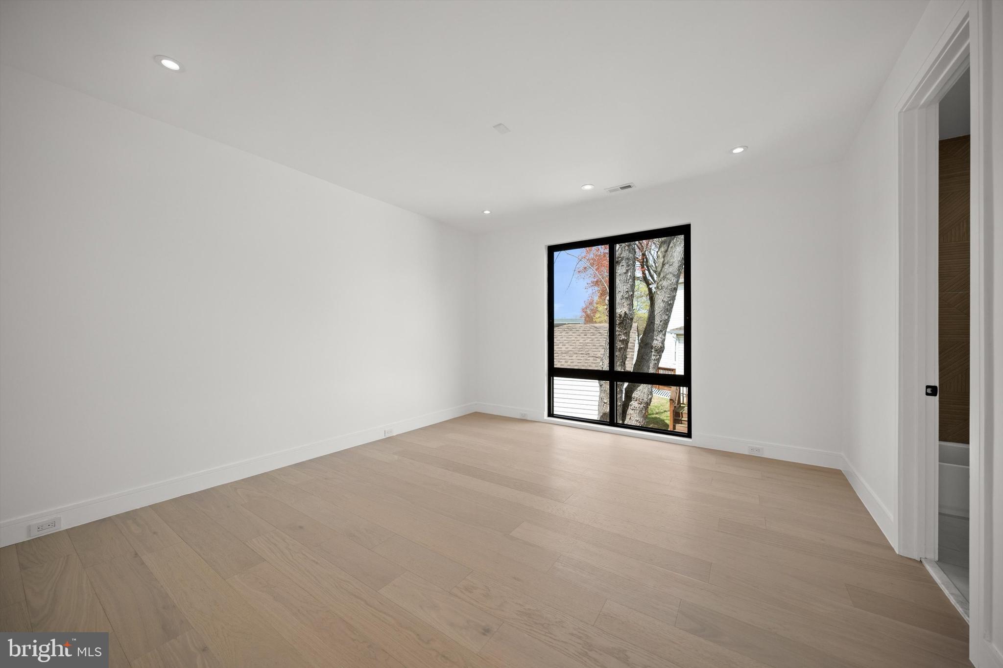 WEST LAWN - Residential