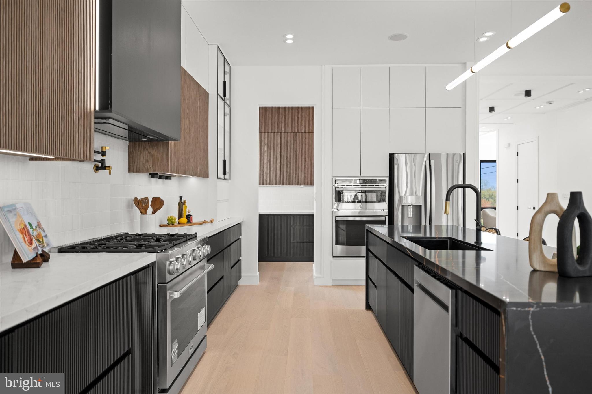 WEST LAWN - Residential