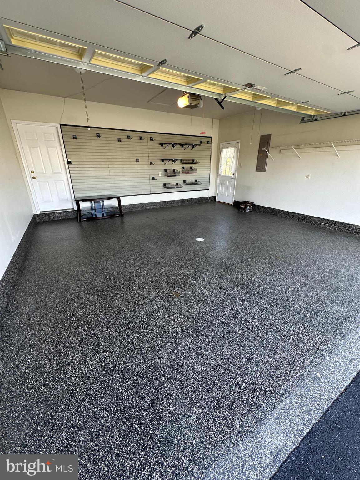 LOGANS RUN - Residential