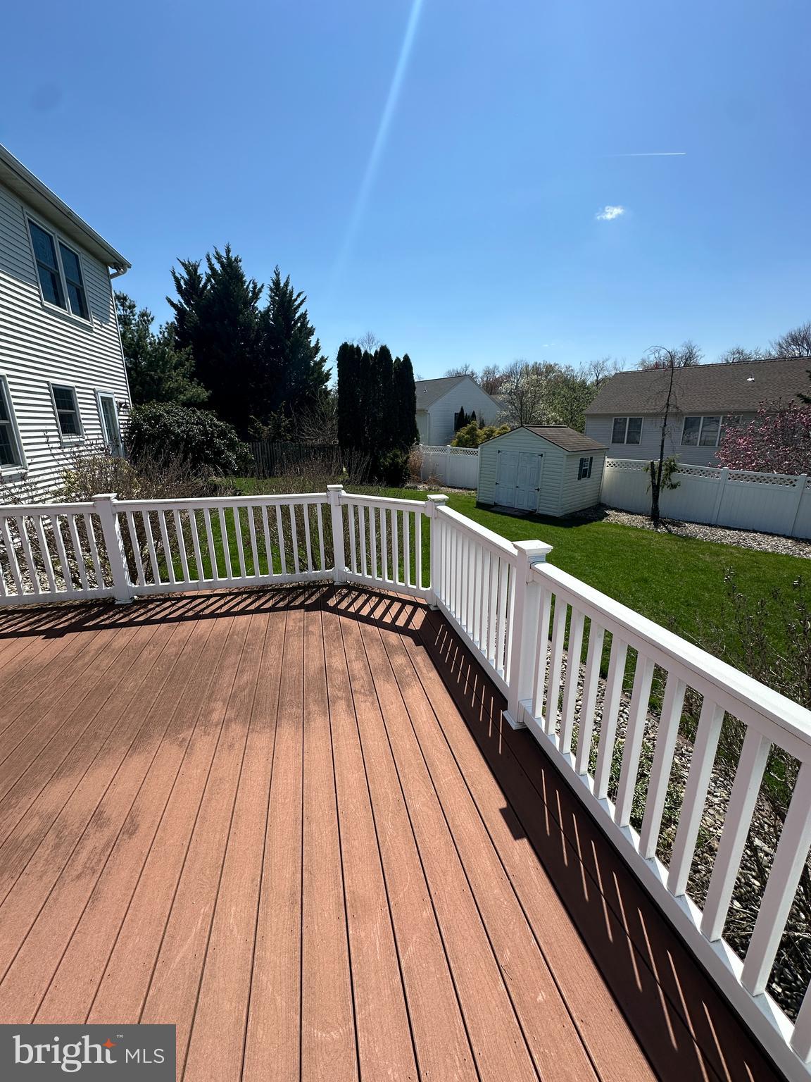 LOGANS RUN - Residential