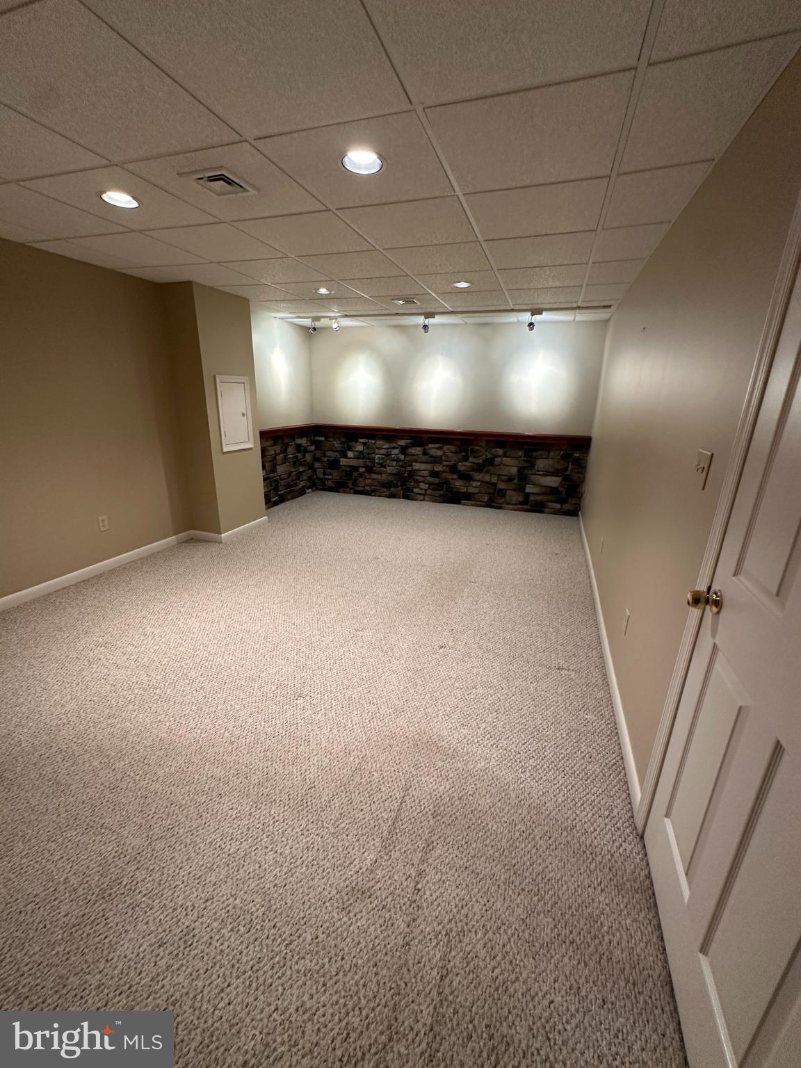 LOGANS RUN - Residential