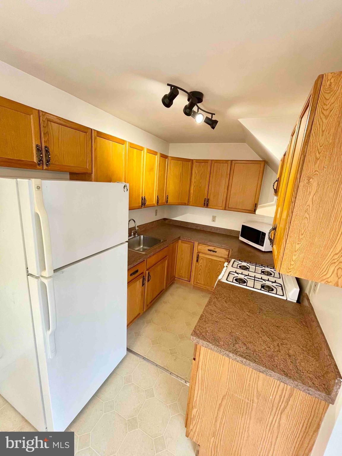 OGONTZ - Residential Lease