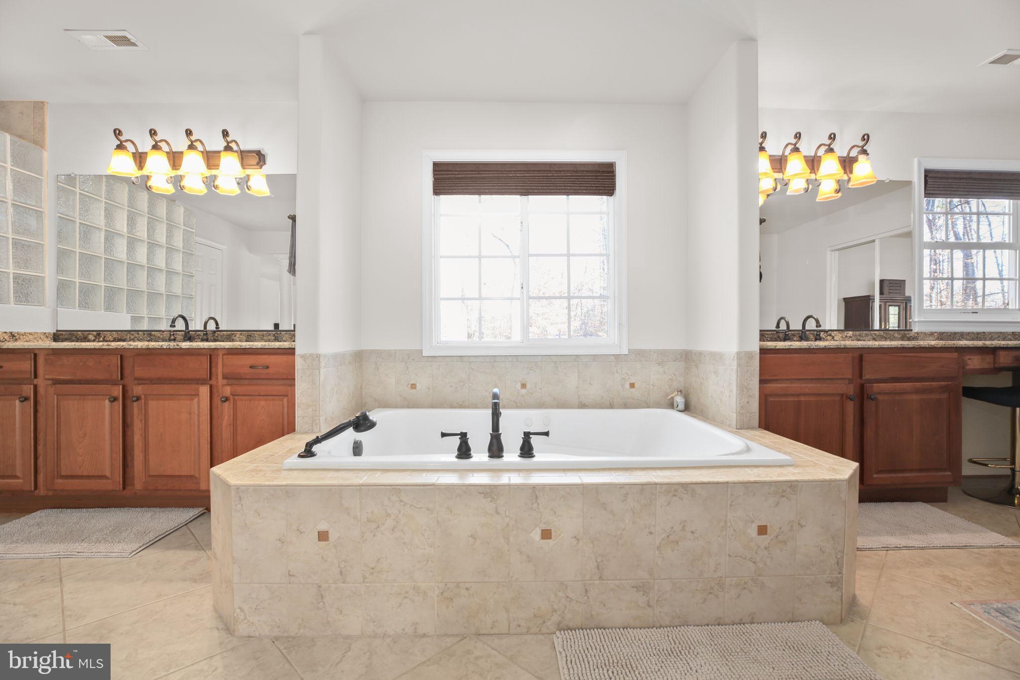 KINGS LEIGH ESTATES - Residential