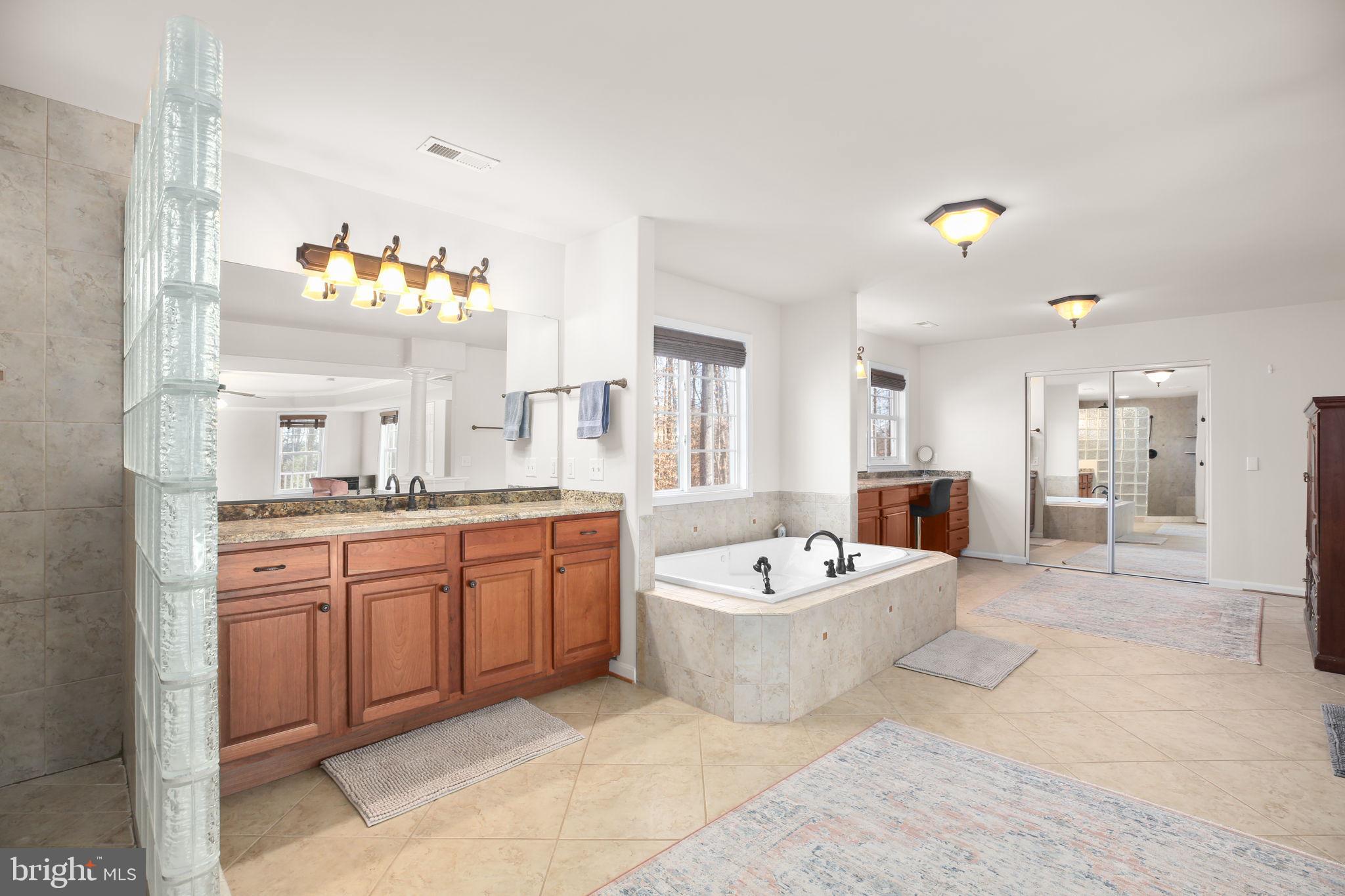 KINGS LEIGH ESTATES - Residential