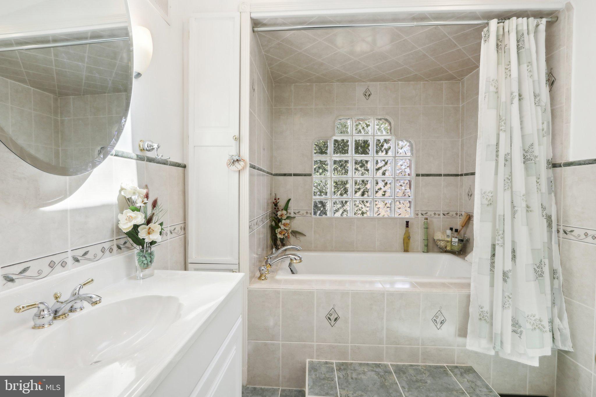 KING OF PRUSSIA - Residential