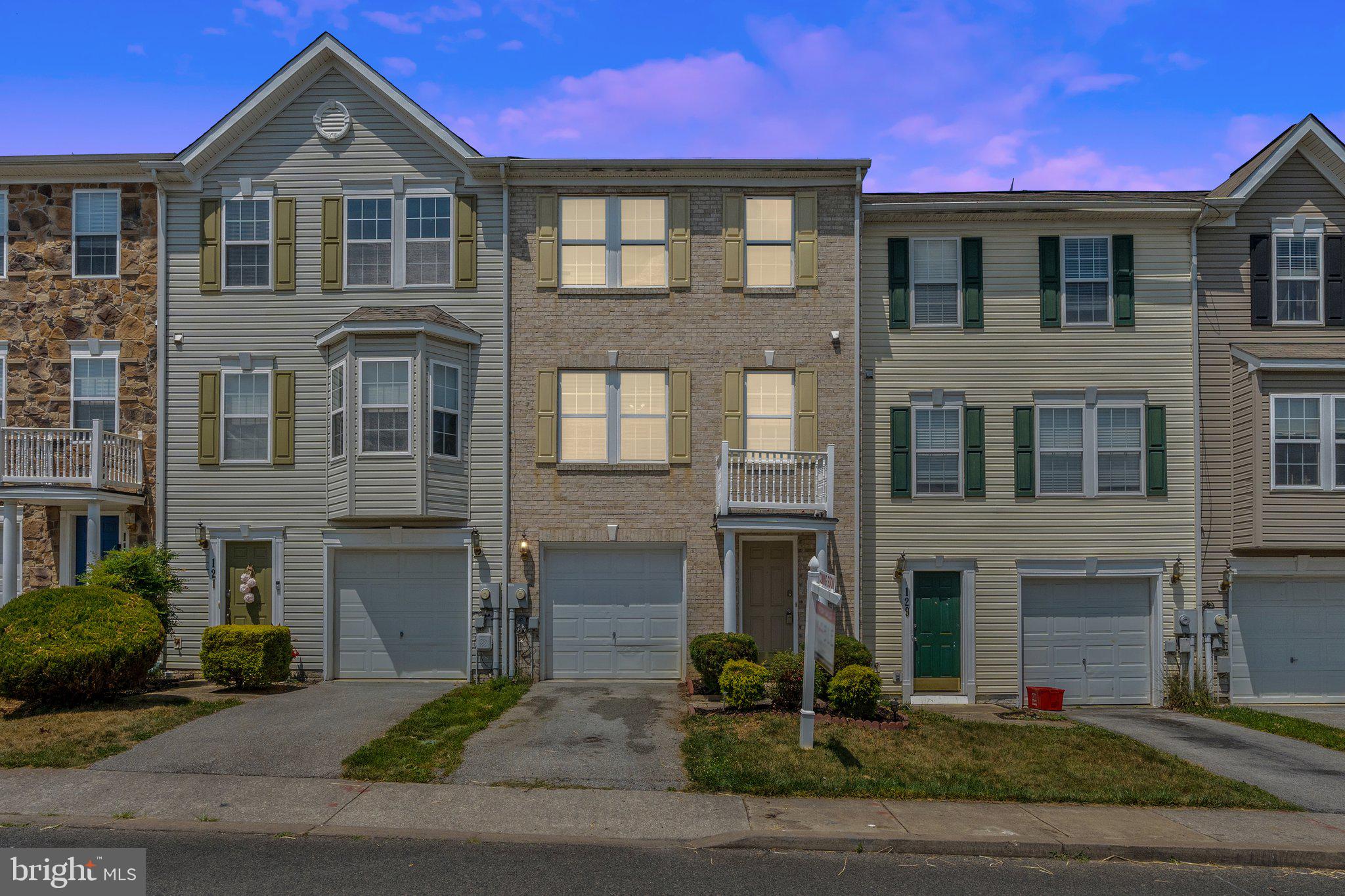 COUNTY GREEN - Residential