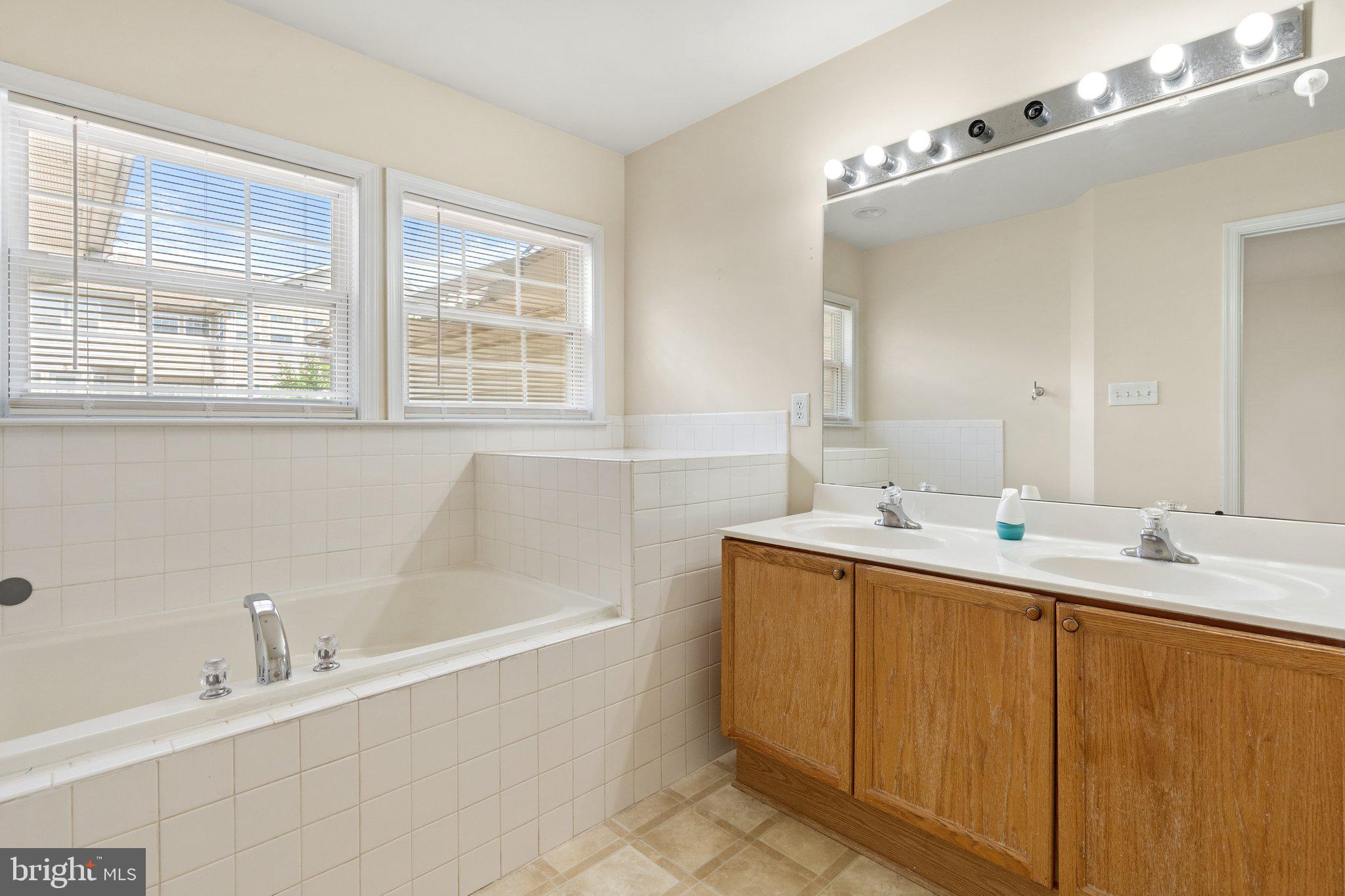 COUNTY GREEN - Residential