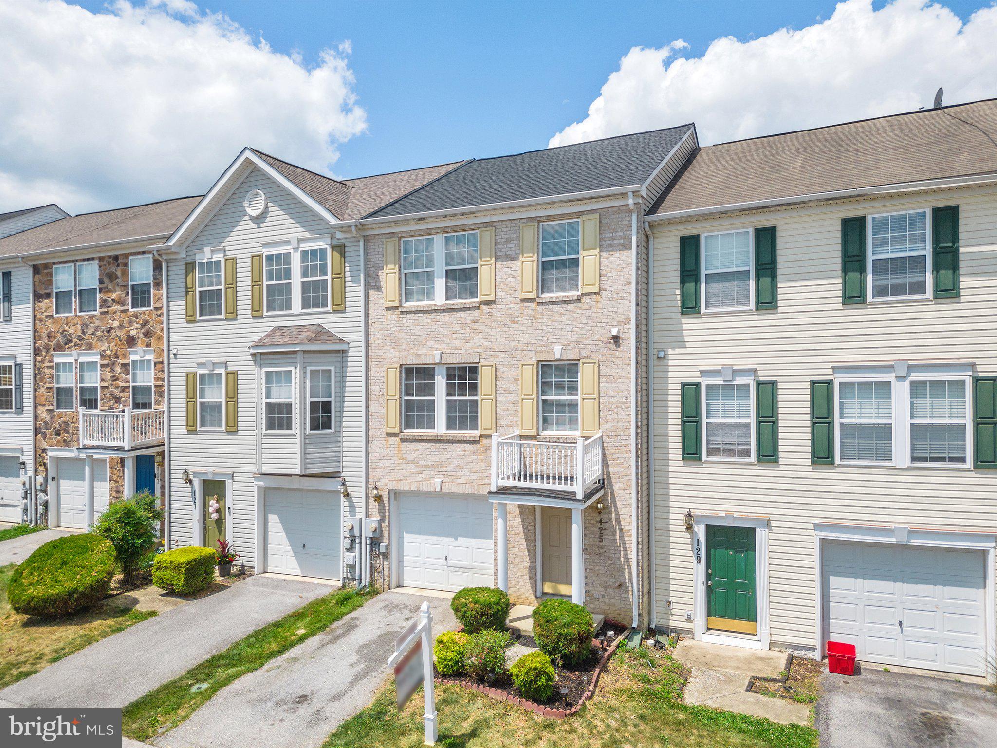 COUNTY GREEN - Residential