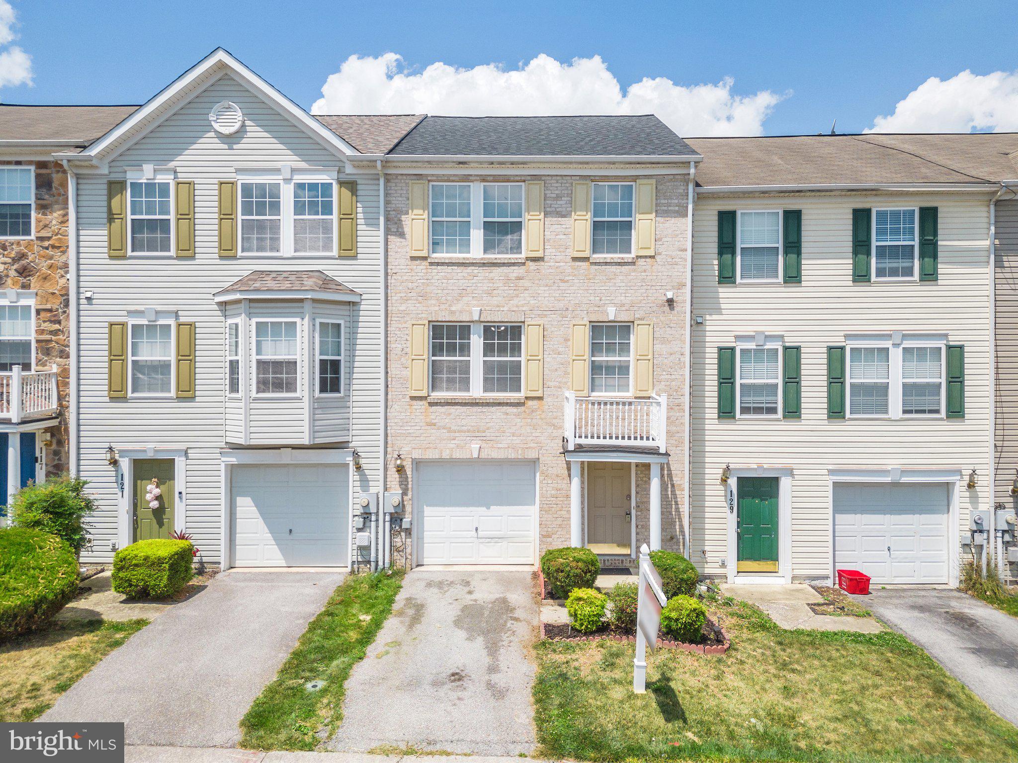 COUNTY GREEN - Residential