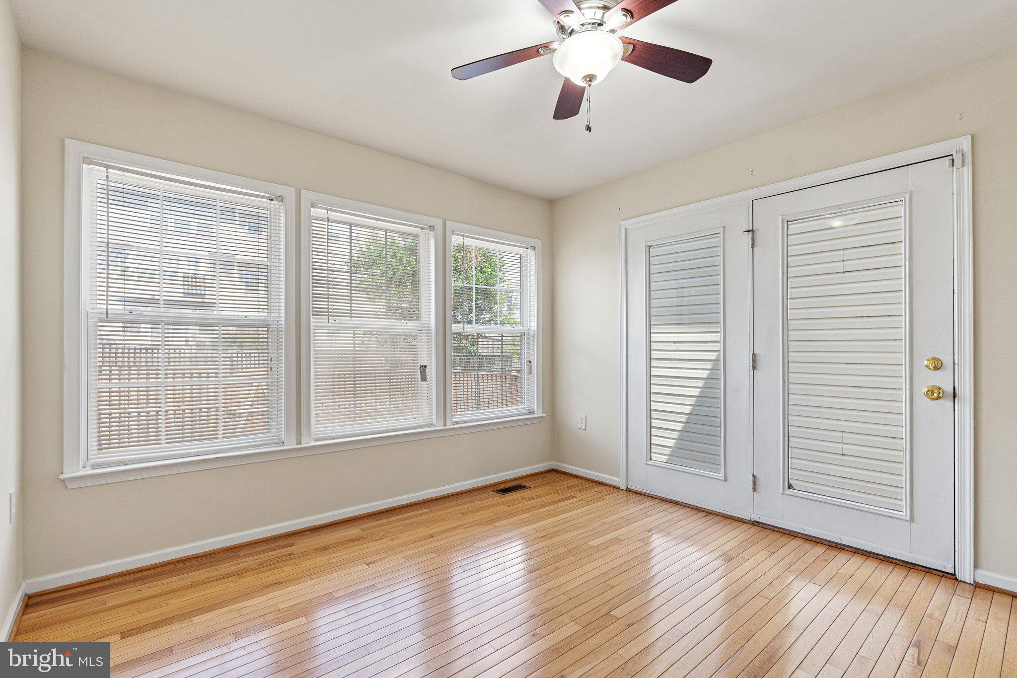 COUNTY GREEN - Residential