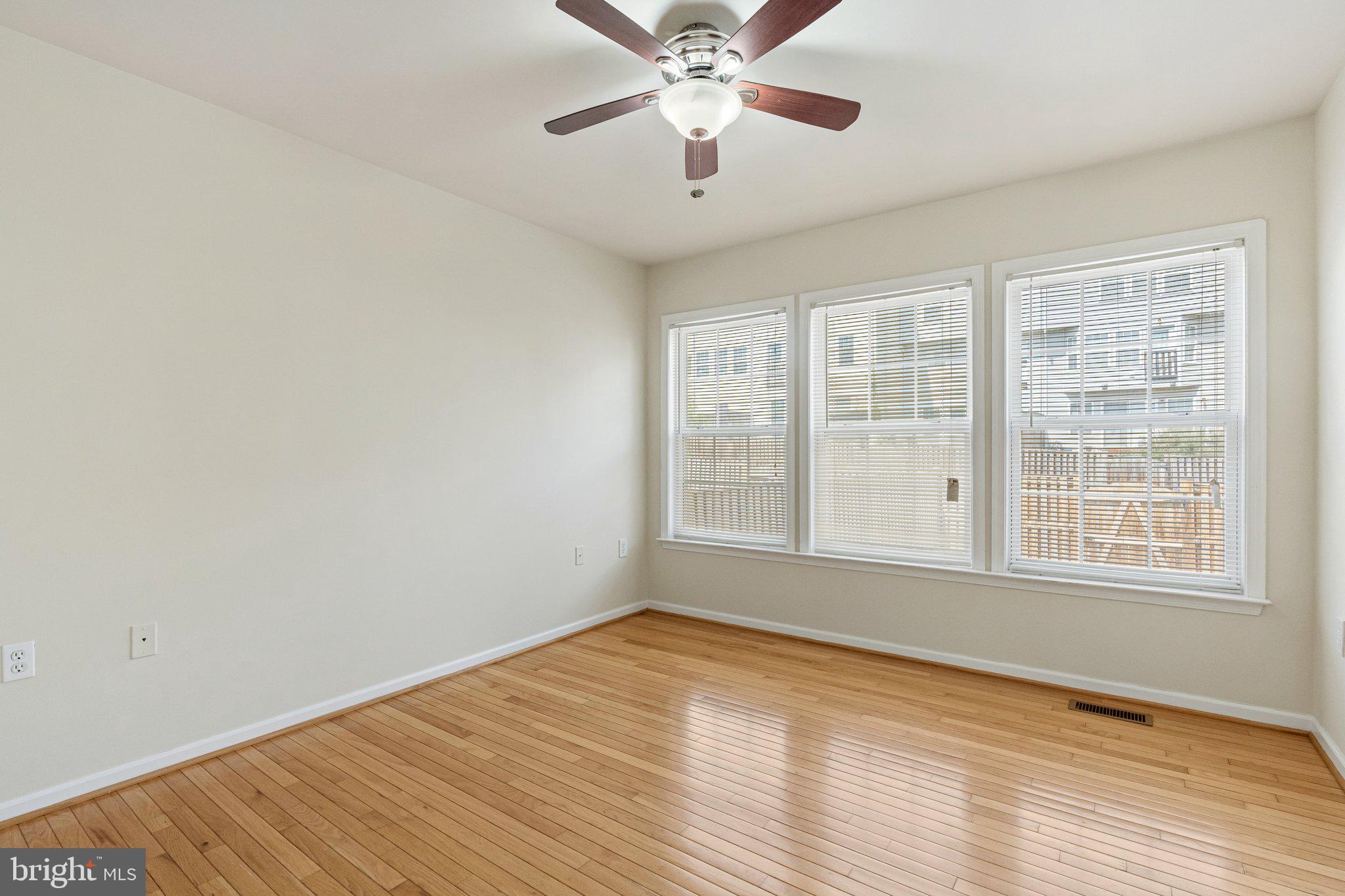 COUNTY GREEN - Residential