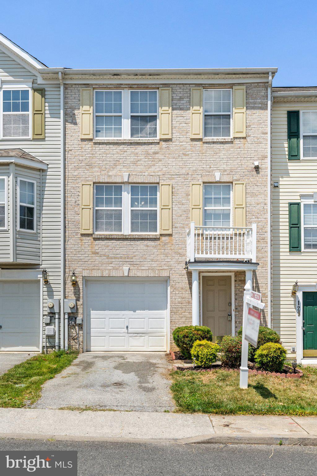 COUNTY GREEN - Residential