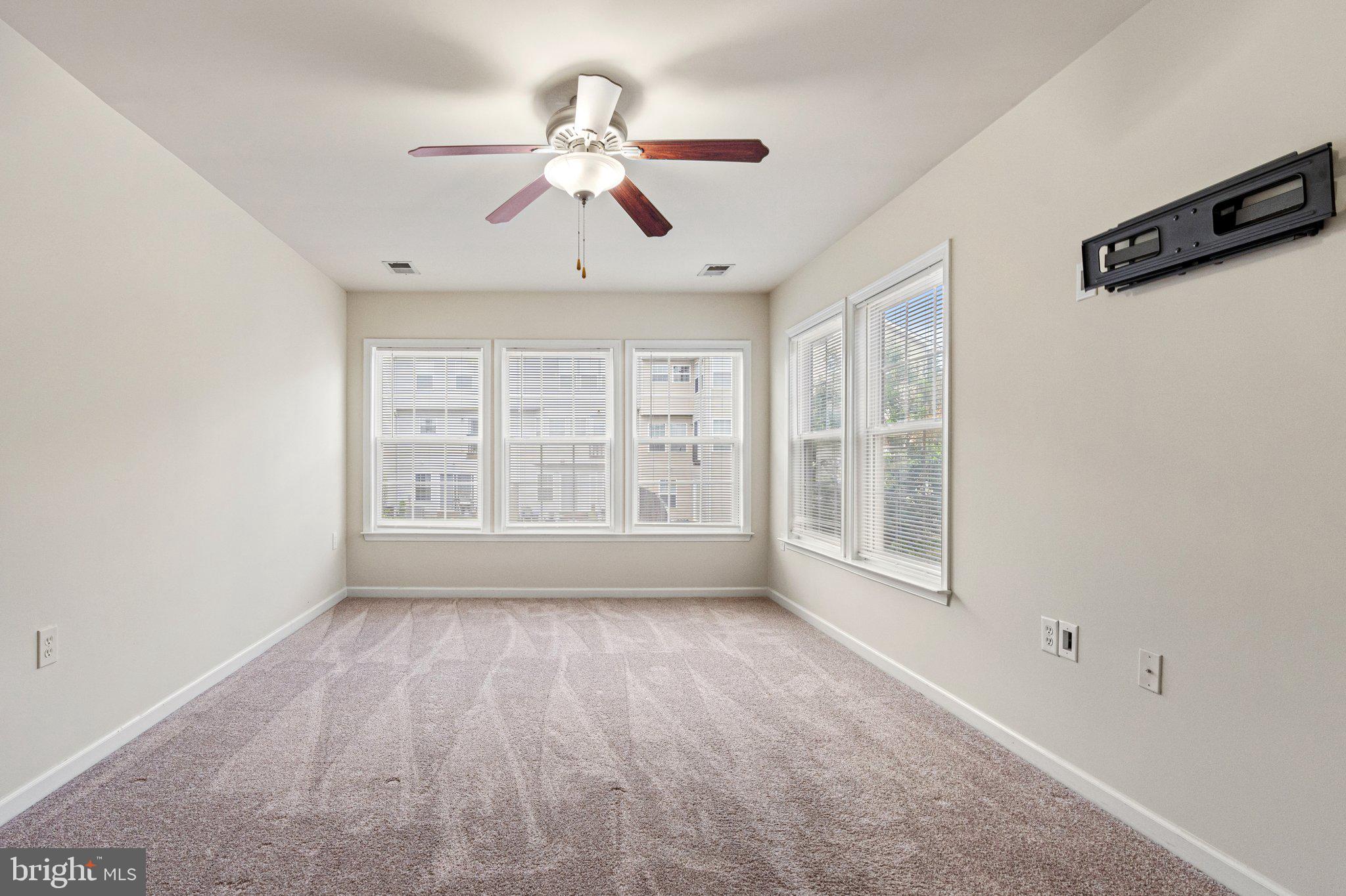 COUNTY GREEN - Residential