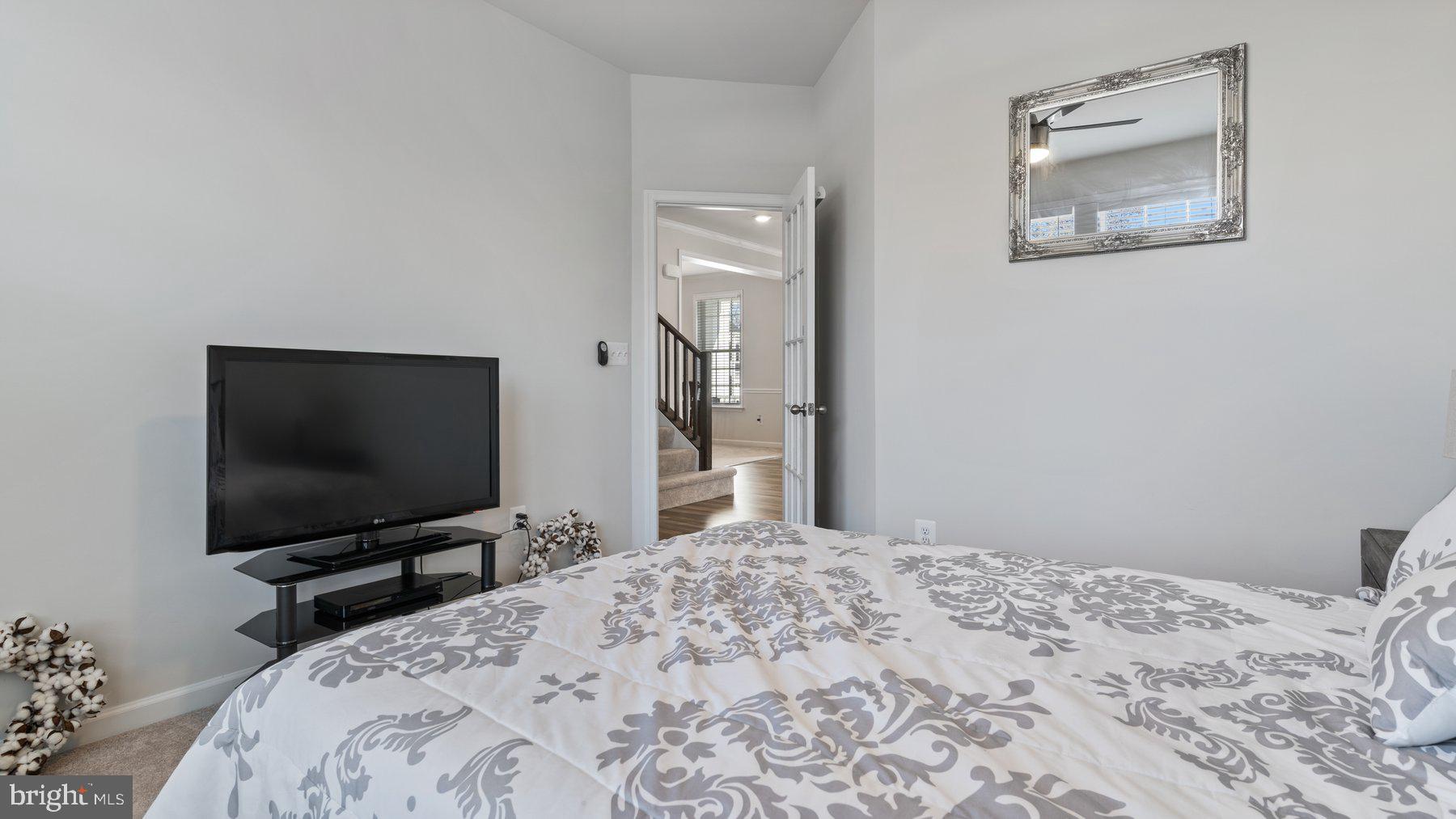 TANTALLON SQUARE - Residential