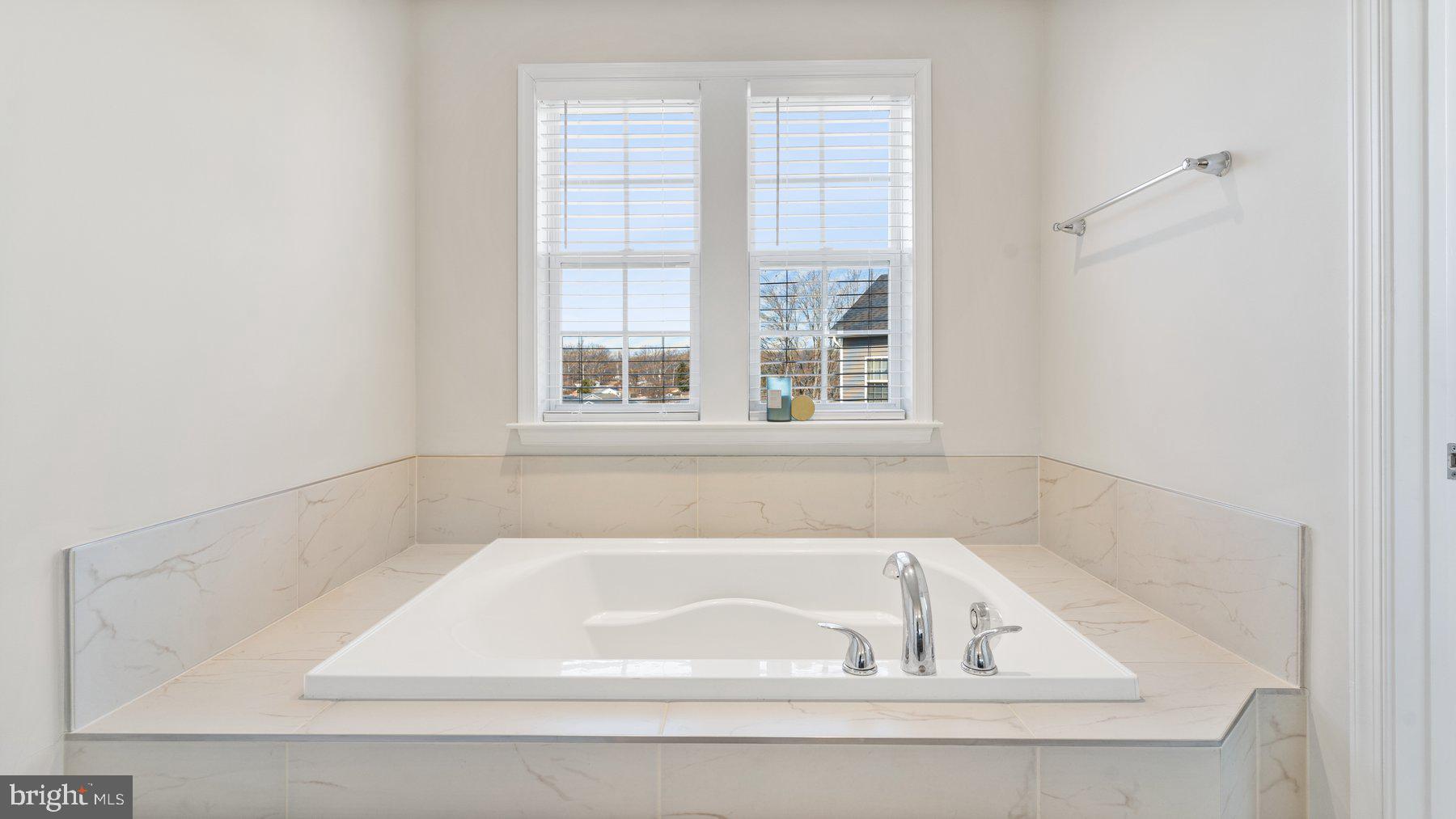 TANTALLON SQUARE - Residential