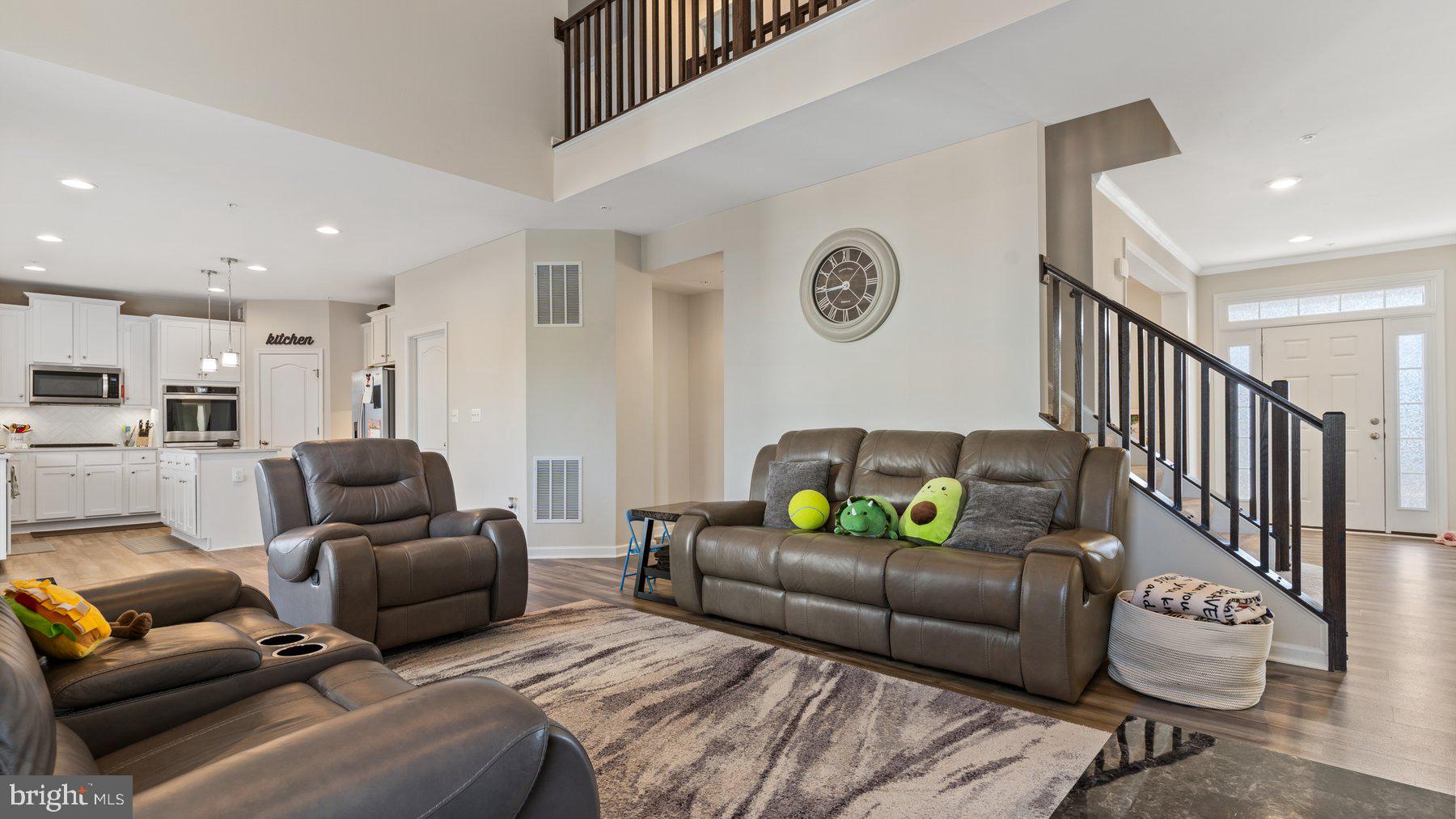 TANTALLON SQUARE - Residential