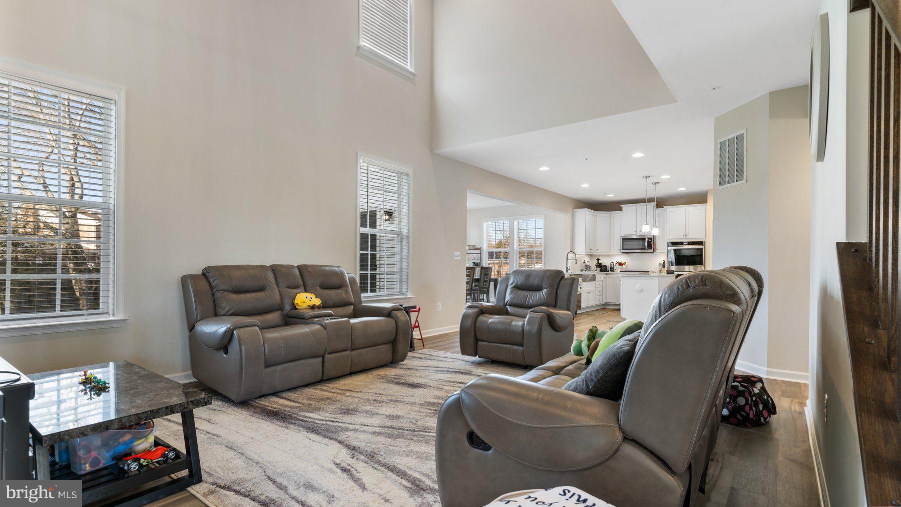 TANTALLON SQUARE - Residential