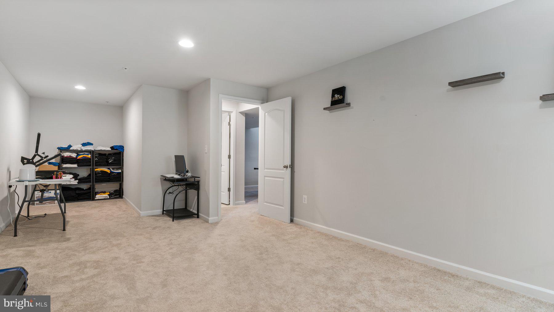 TANTALLON SQUARE - Residential